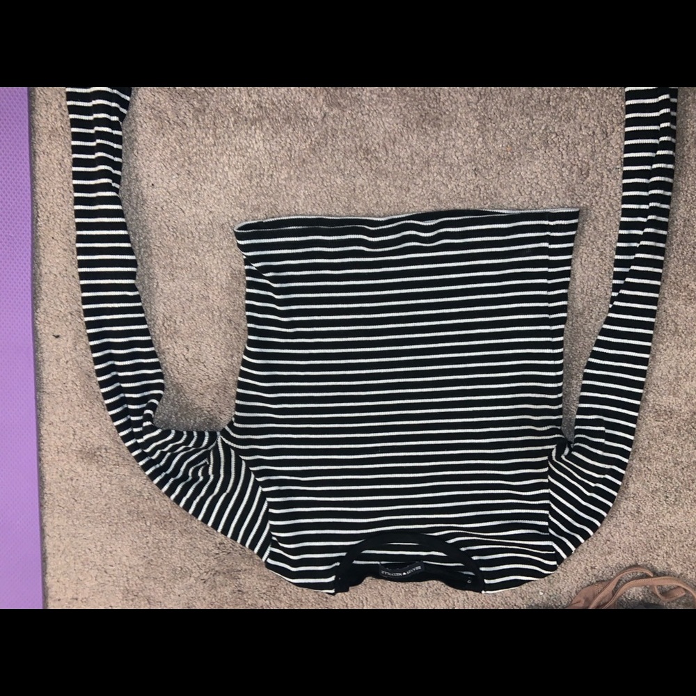 Brandy Melville cropped long sleeve ribbed tee